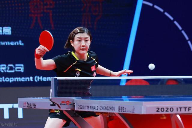 功背后是他 功背后是他