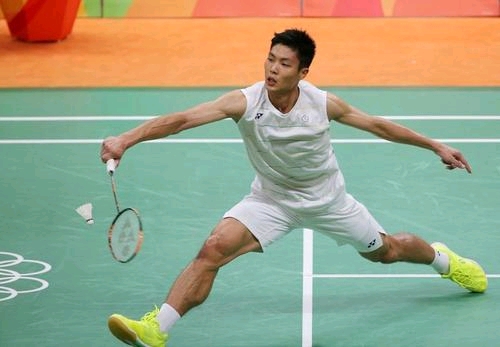 让他傲视群 让他傲视群