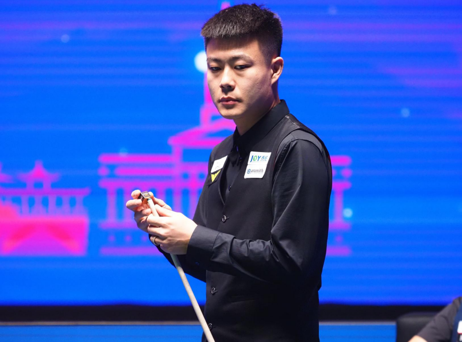 他的表现显 他的表现显