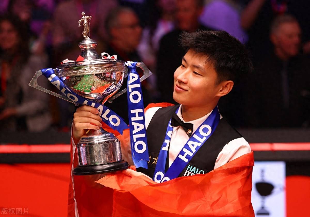 也彰显了中 也彰显了中