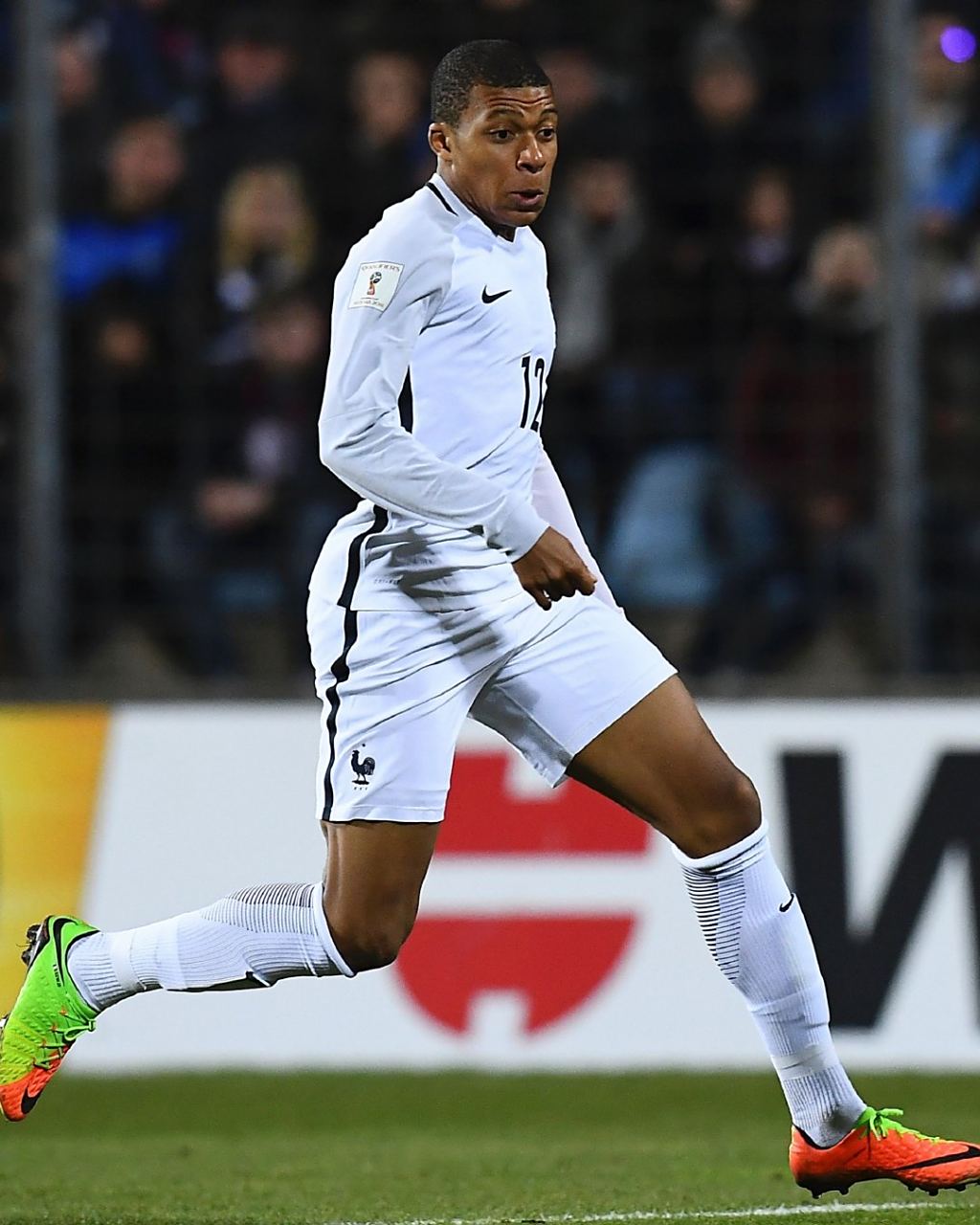 同与篮板拼 同与篮板拼